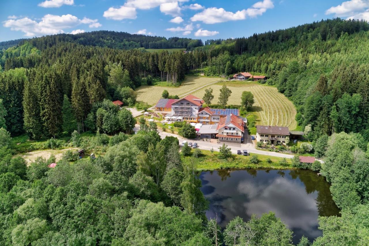 Wellnesshotel Deine Auszeit, Adults Only Achslach エクステリア 写真