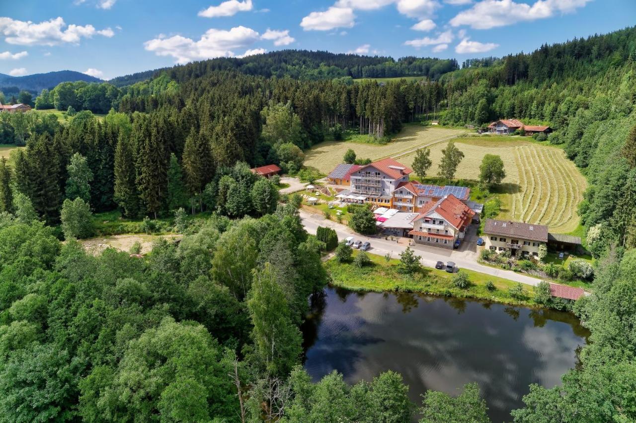 Wellnesshotel Deine Auszeit, Adults Only Achslach エクステリア 写真