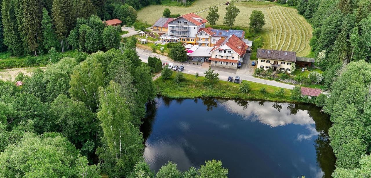 Wellnesshotel Deine Auszeit, Adults Only Achslach エクステリア 写真